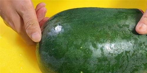 吃瓜是指什么意思,网络热词背后的文化现象