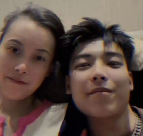 娱乐吃瓜酱跟妈妈要钱,娱乐吃瓜酱向妈妈“借”钱的温馨一幕